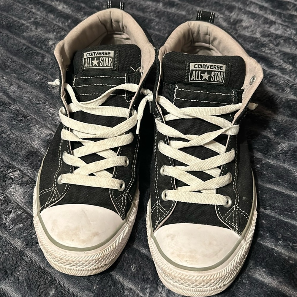Converse mids.